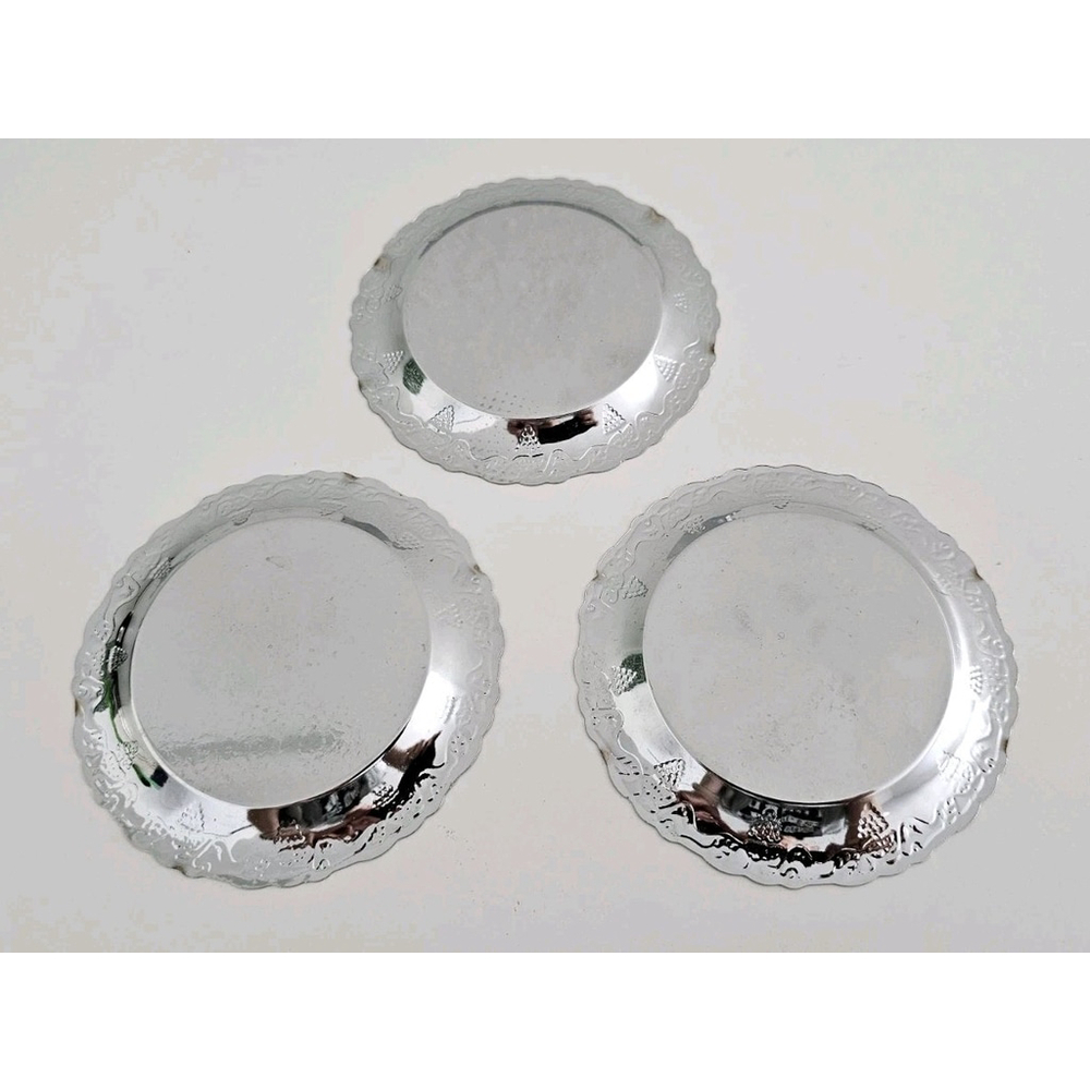 3 Small Nickel Plated Embossed Round Platters Trays Etched Ornate Grapes - Picture 5 of 10